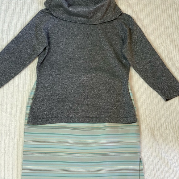 Ann Taylor LOFT cowl neck silver 3/4 sleeve sweate - Picture 6 of 6